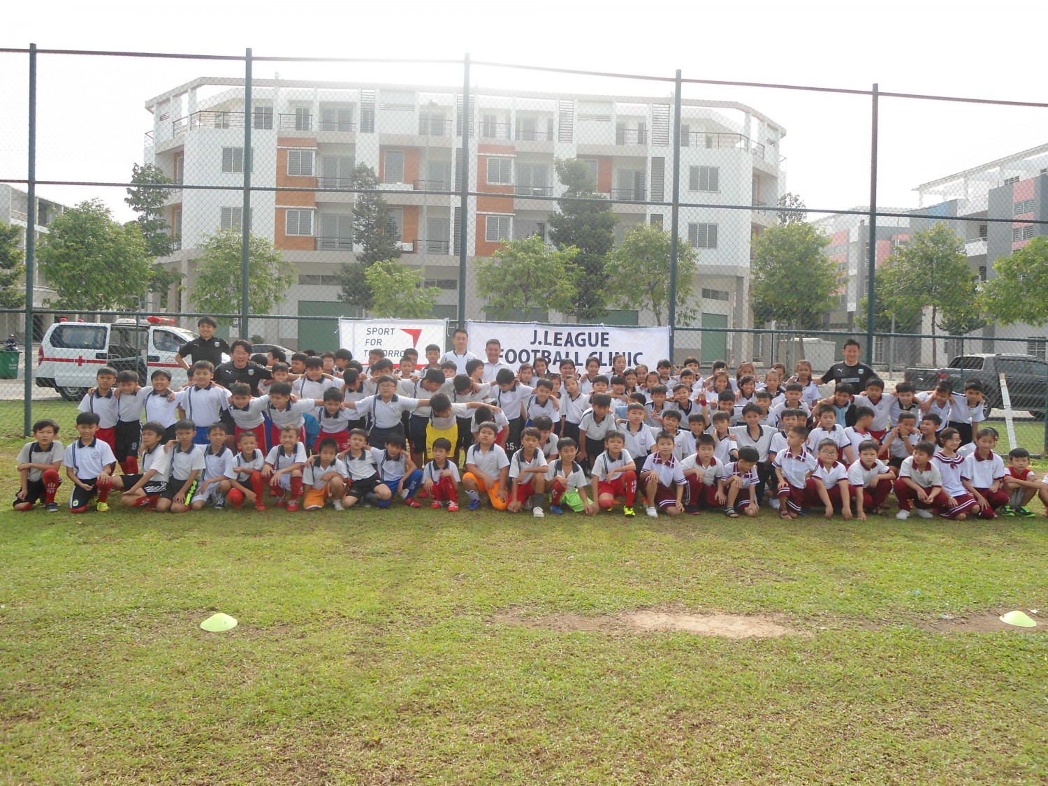 CLB Bóng đá Tiểu học Định Hòa giao lưu với CLB Kawasaki Frontale
