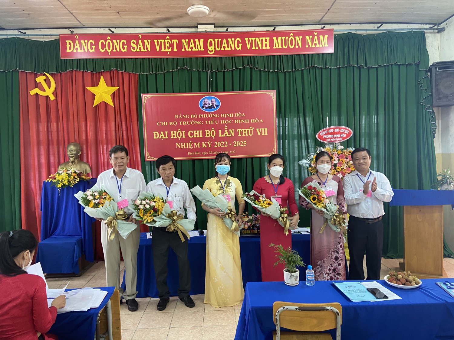 Đại hội chi bộ Trường tiểu học Định Hòa lần thứ VII nhiệm kỳ 2022 - 2025